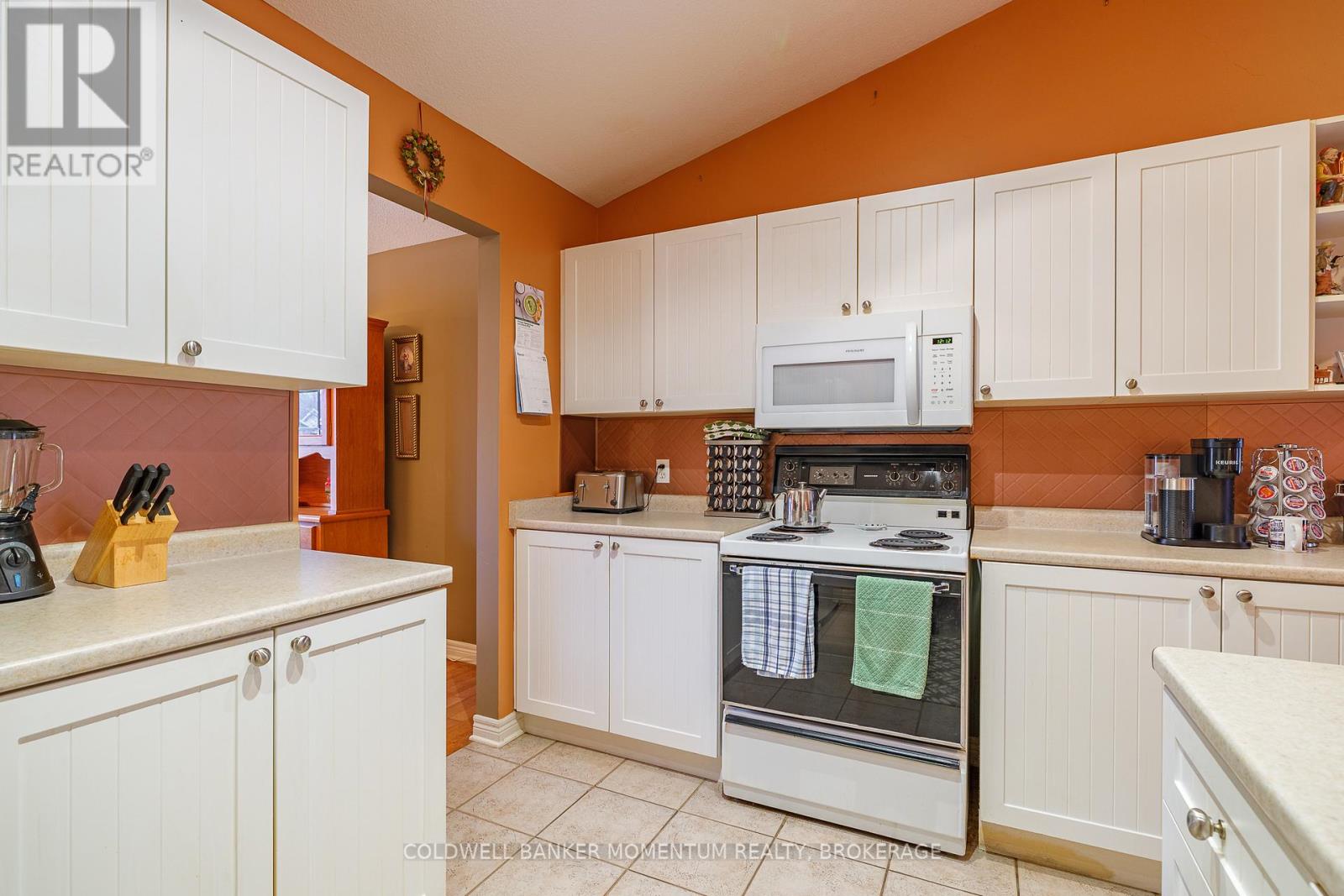 47 THOROLD AVENUE - 14