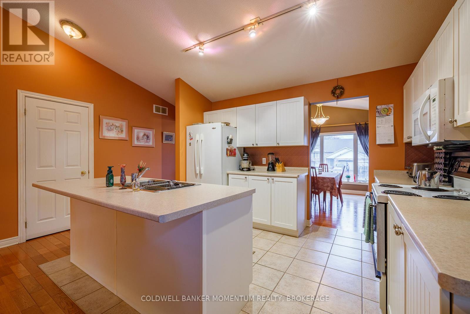 47 THOROLD AVENUE - 15