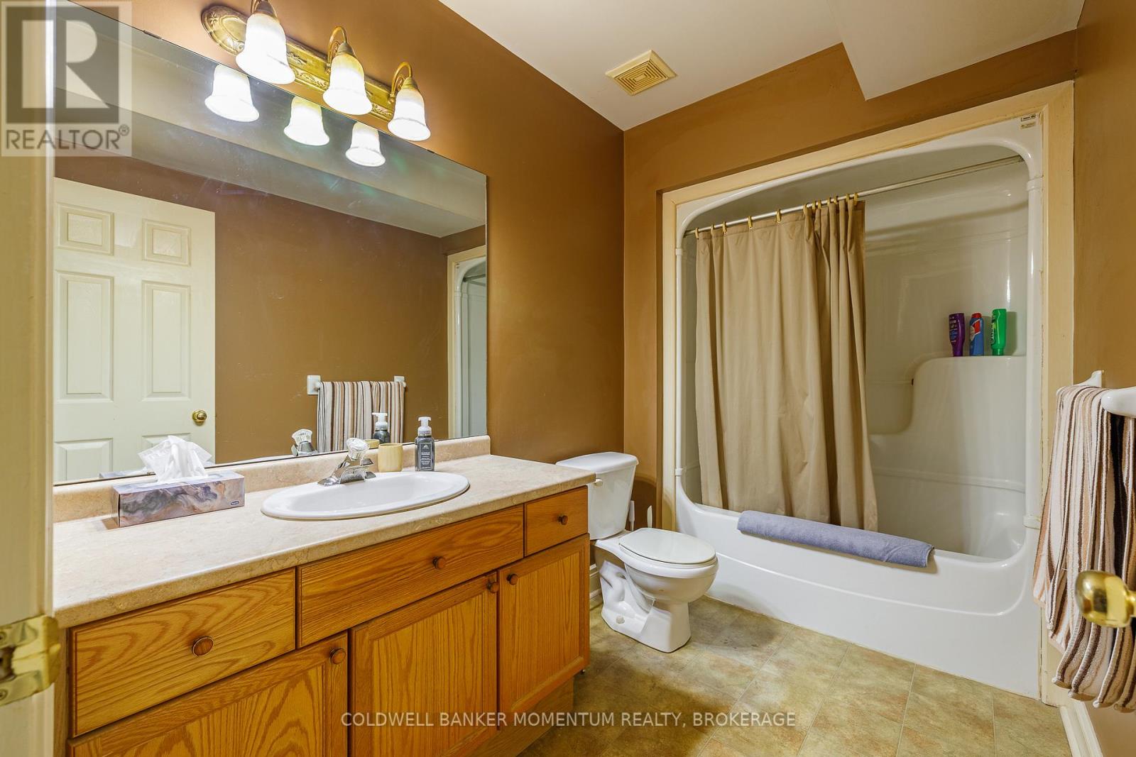 47 THOROLD AVENUE - 27