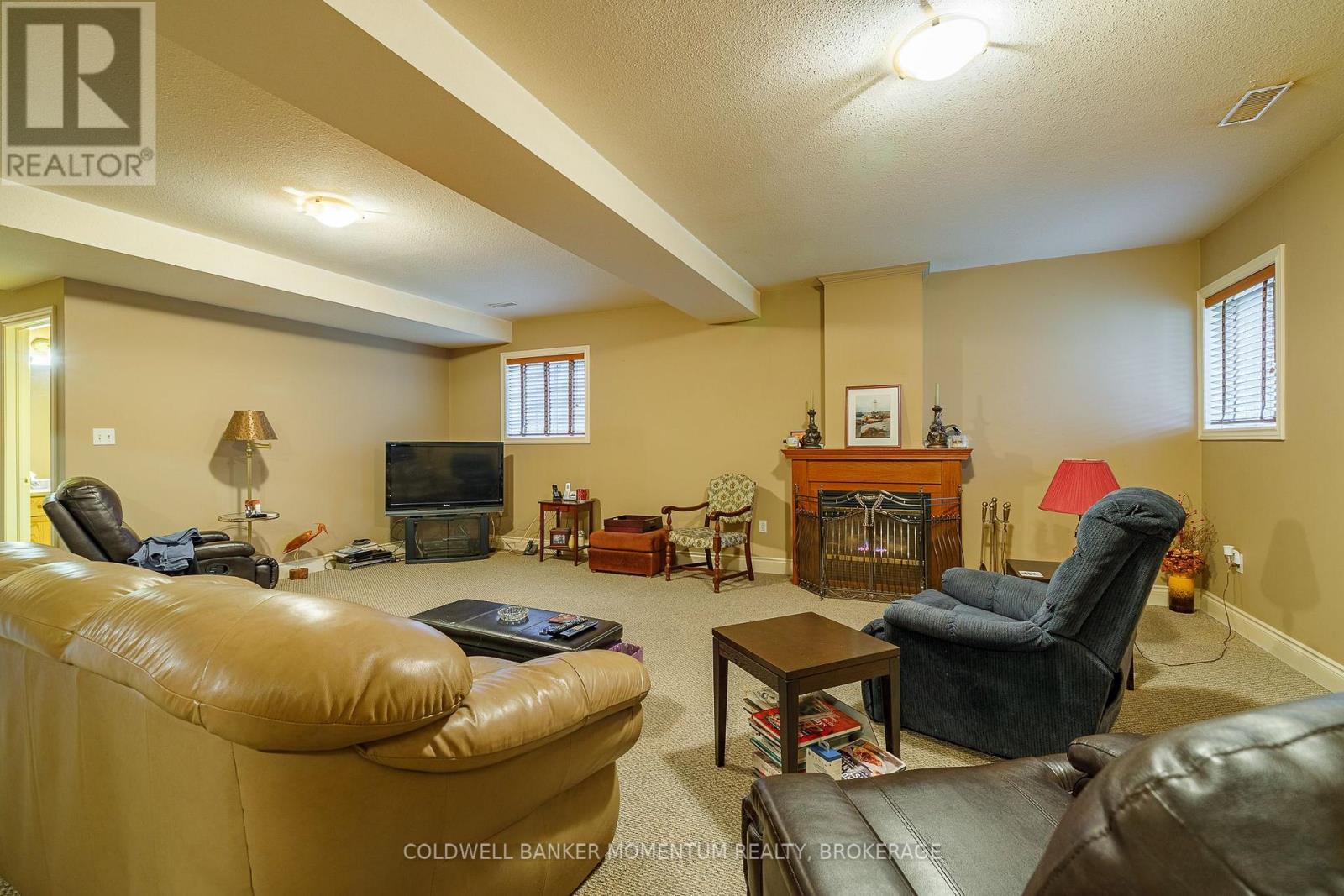 47 THOROLD AVENUE - 29
