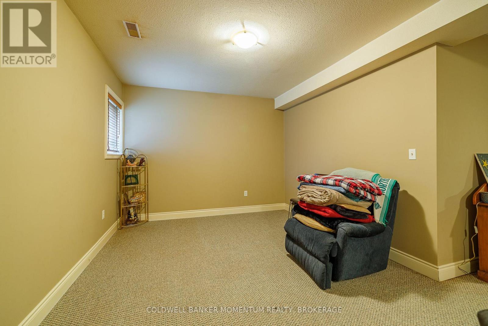 47 THOROLD AVENUE - 31