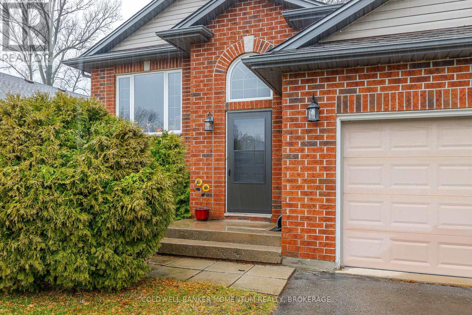 47 THOROLD AVENUE - 4