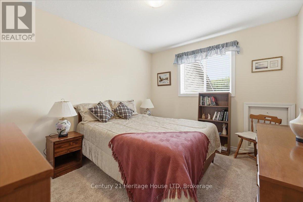 97 ABBOTT PLACE - 21