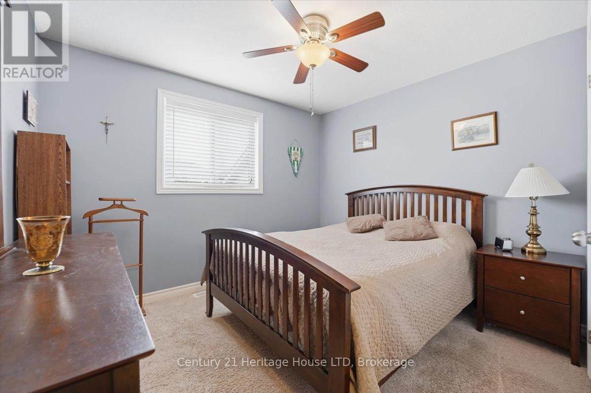 97 ABBOTT PLACE - 23