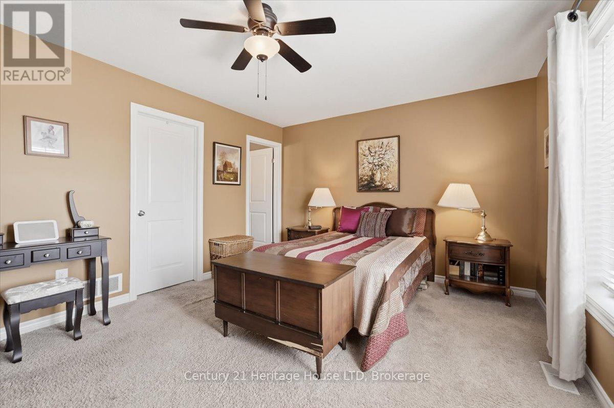 97 ABBOTT PLACE - 27
