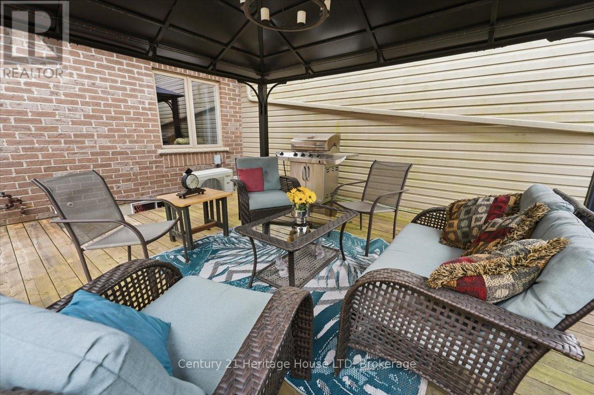 97 ABBOTT PLACE - 36