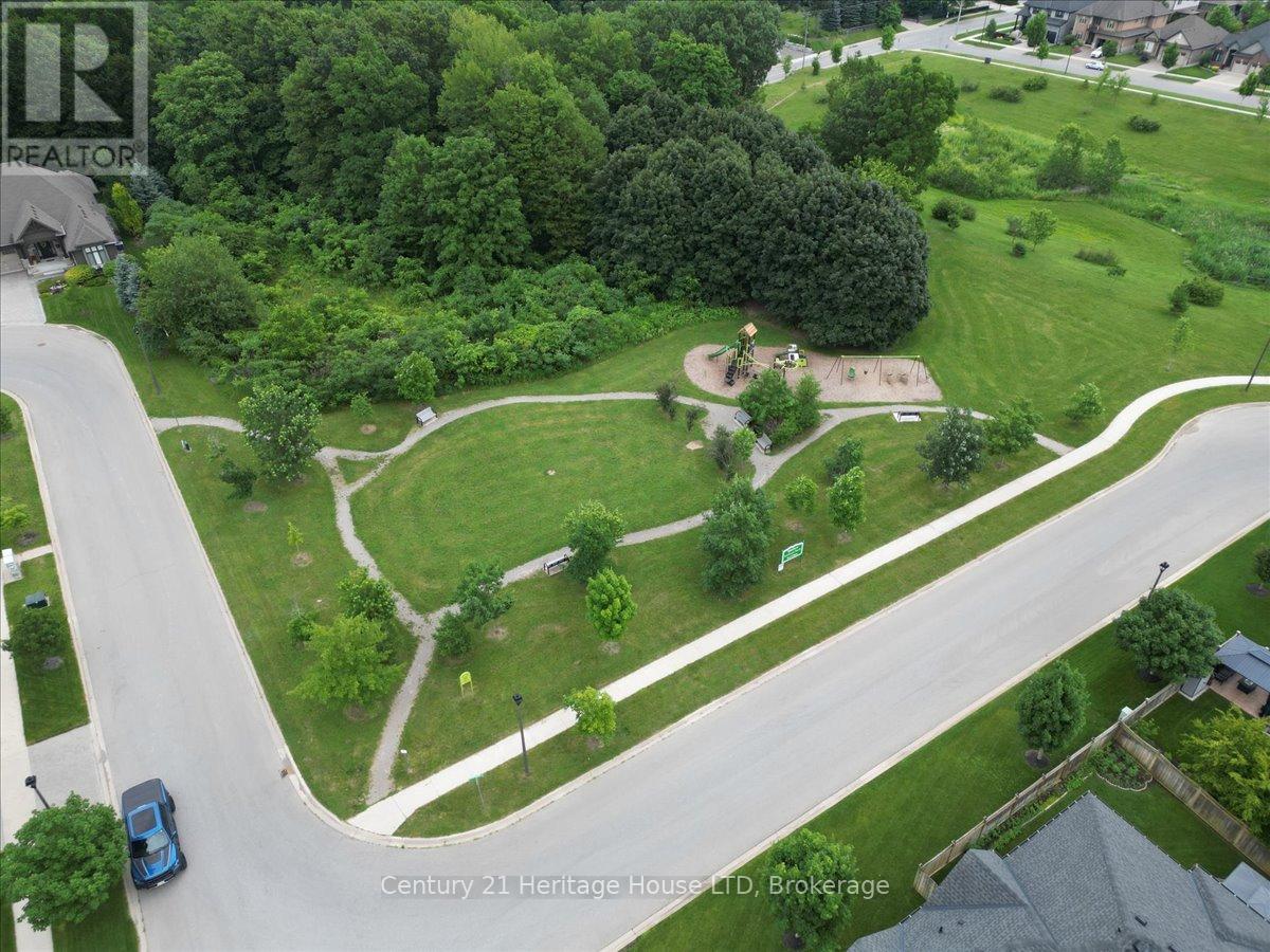 97 ABBOTT PLACE - 42