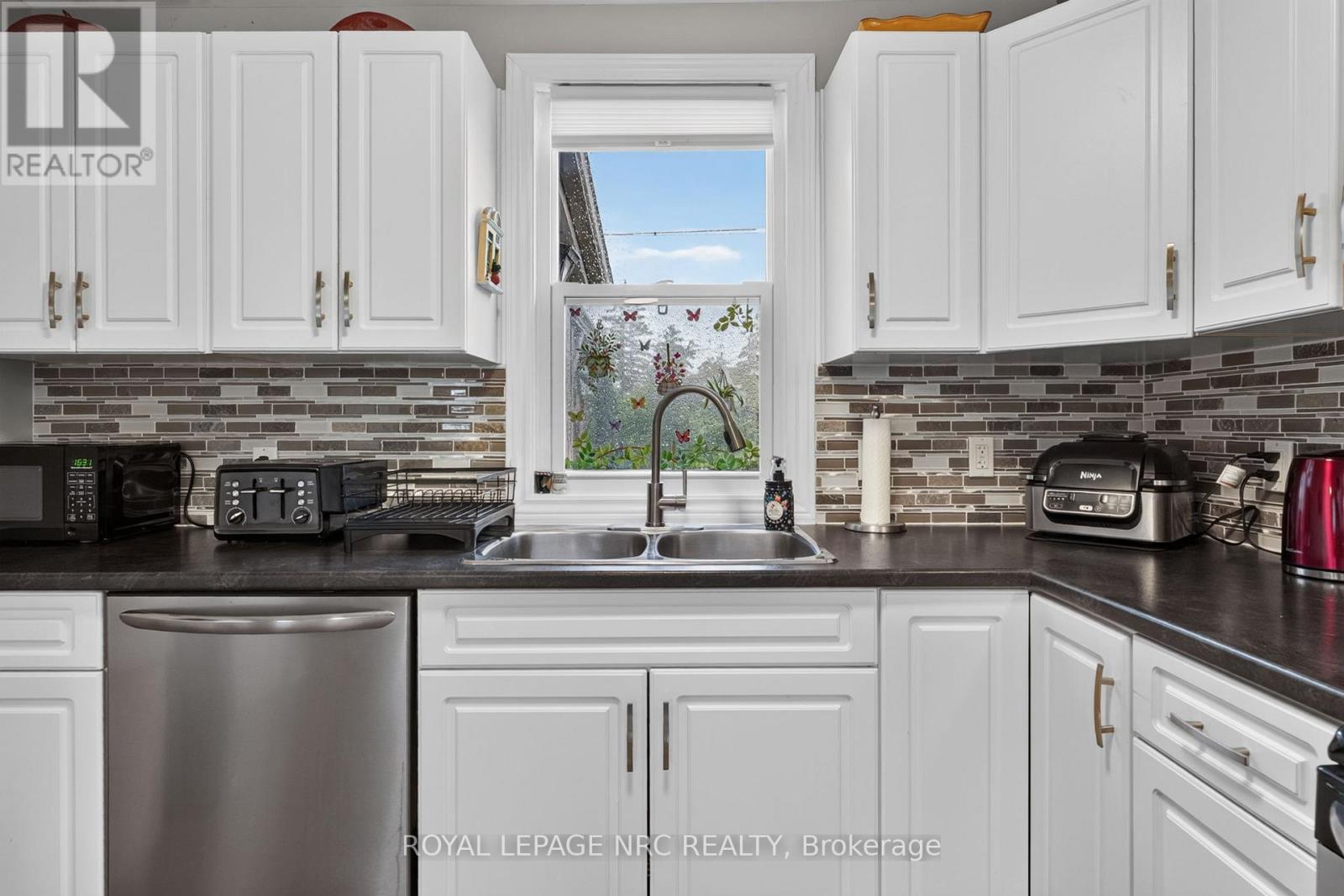 63 OAKWOOD STREET - 11