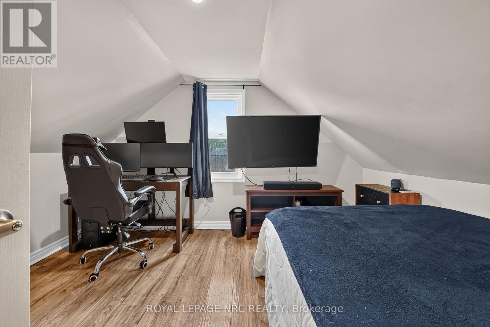 63 OAKWOOD STREET - 23