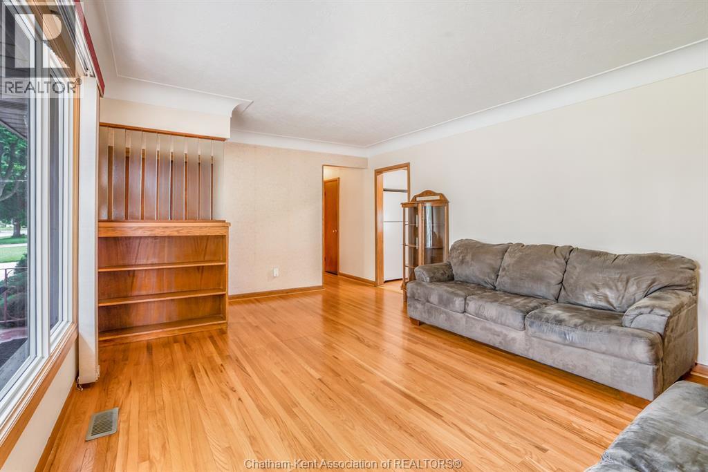 252 Tweedsmuir AVENUE East - Image 12