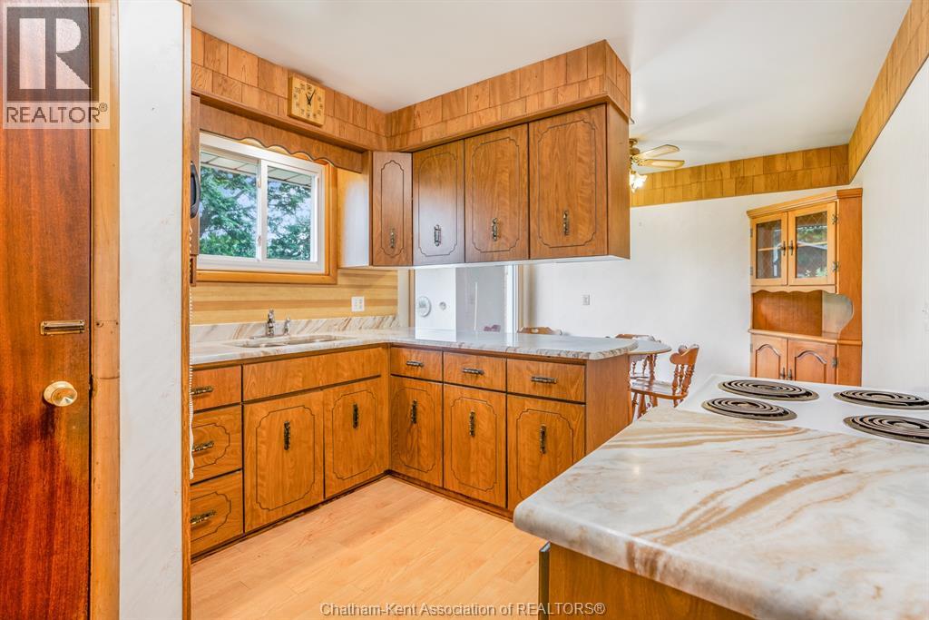 252 Tweedsmuir AVENUE East - 13