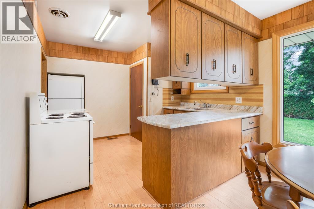 252 Tweedsmuir AVENUE East - 16