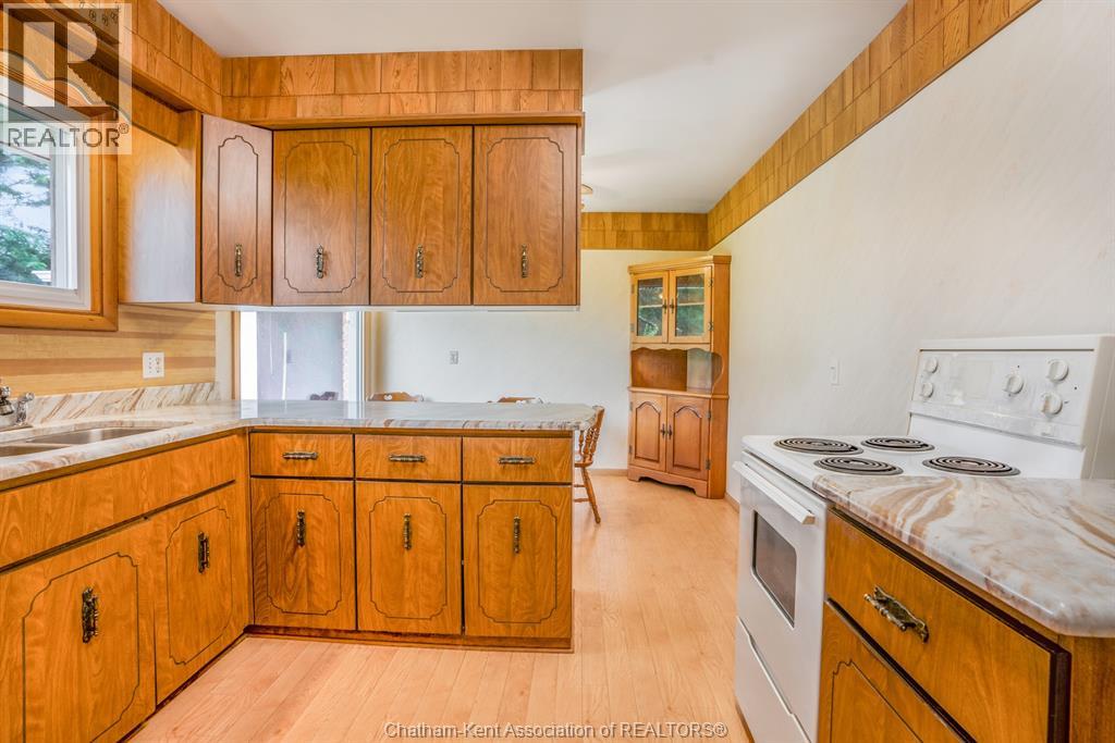 252 Tweedsmuir AVENUE East - 17