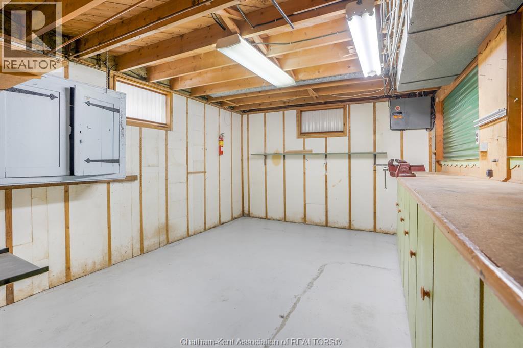 252 Tweedsmuir AVENUE East - 26