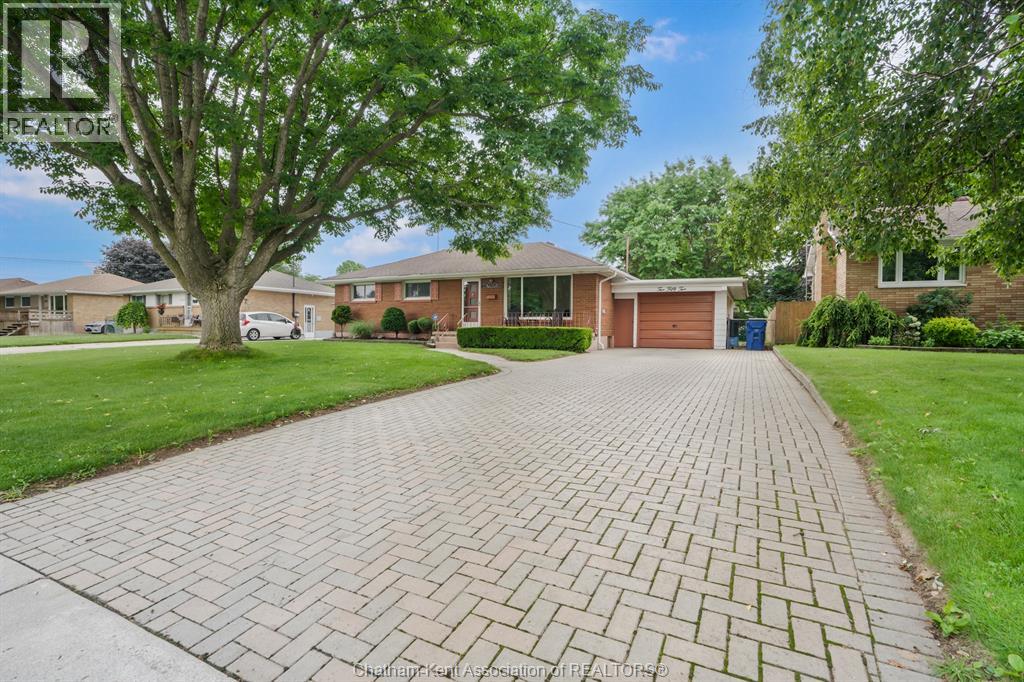 252 Tweedsmuir AVENUE East - Image 3