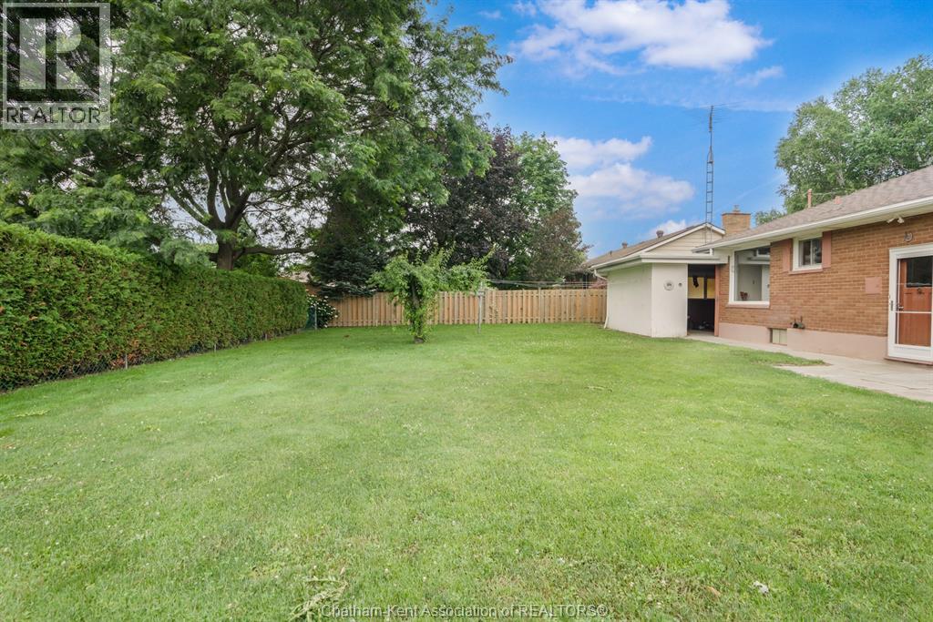 252 Tweedsmuir AVENUE East - 8