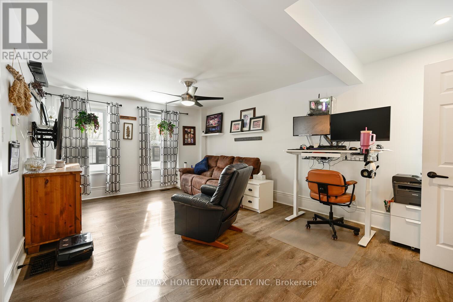 204 WOOD STREET E - 10
