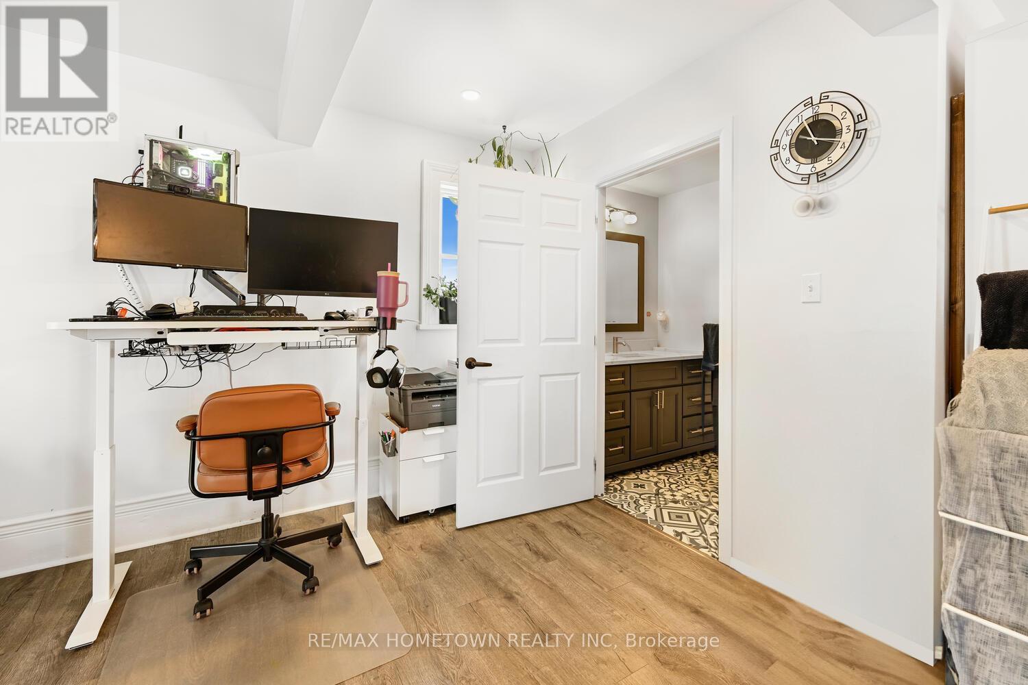 204 WOOD STREET E - 11
