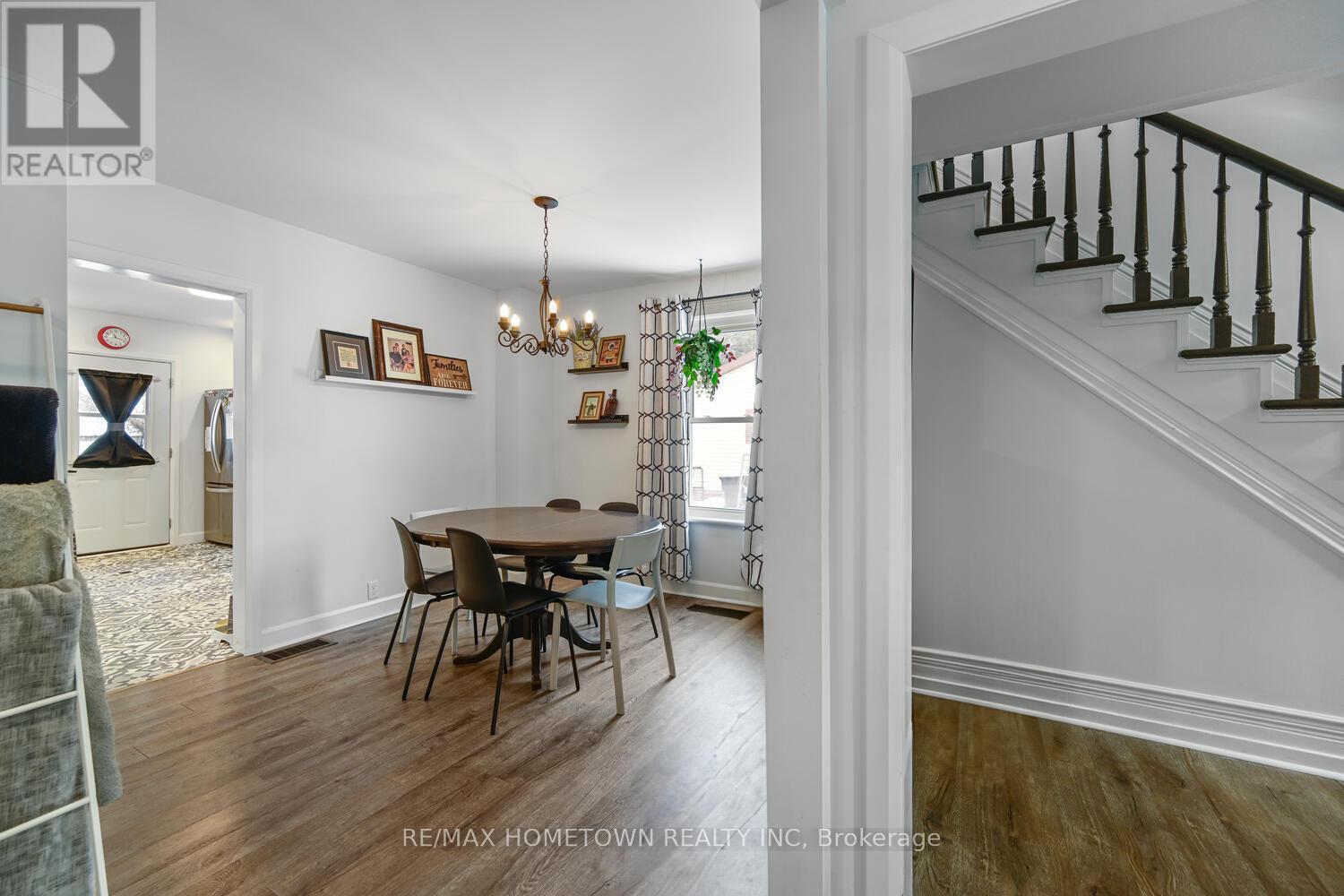 204 WOOD STREET E - 13
