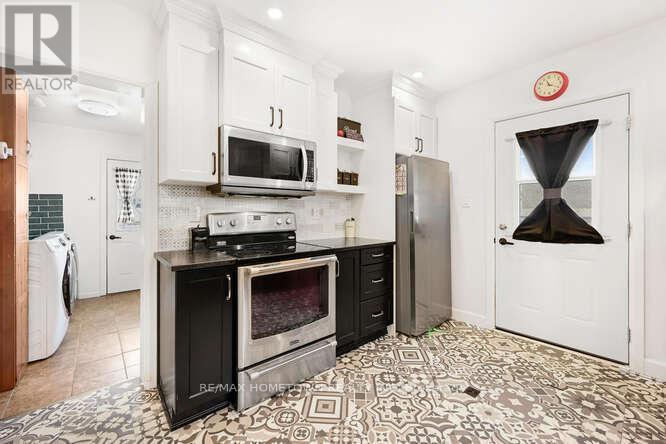 204 WOOD STREET E - 18