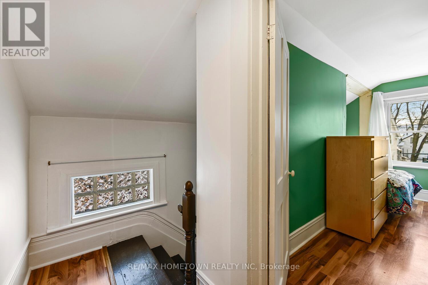 204 WOOD STREET E - 20