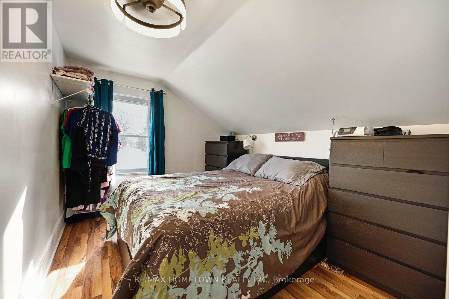 204 WOOD STREET E - 23