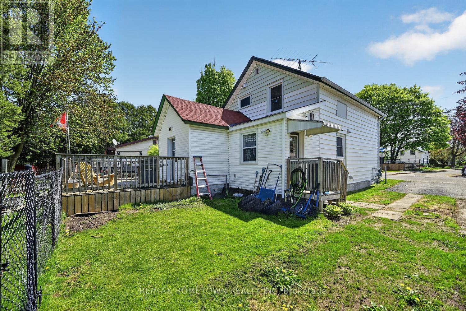 204 WOOD STREET E - 27