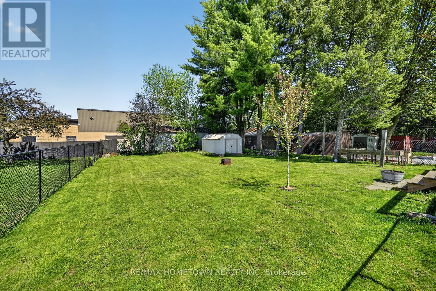 204 WOOD STREET E - 34