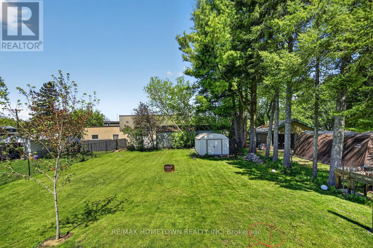 204 WOOD STREET E - 35