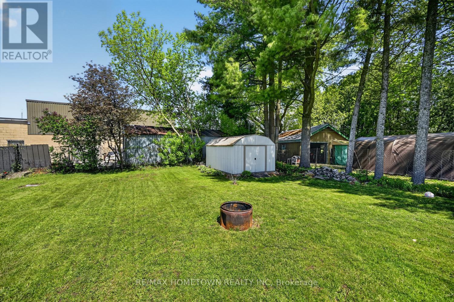 204 WOOD STREET E - 36
