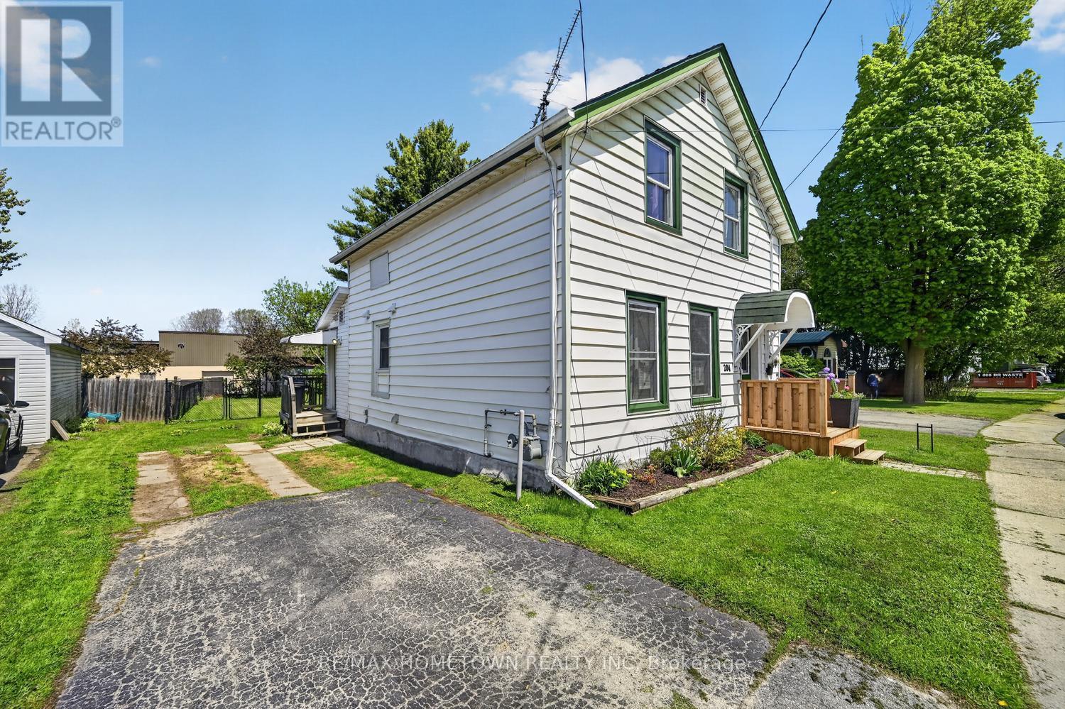 204 WOOD STREET E - 4