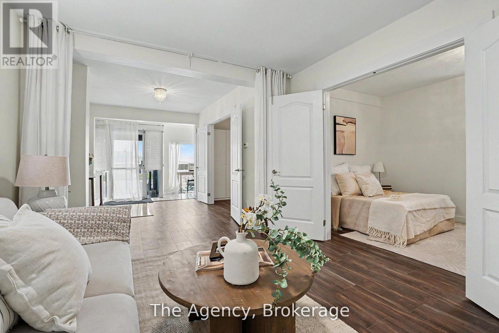 881 LAKESHORE ROAD E - 10
