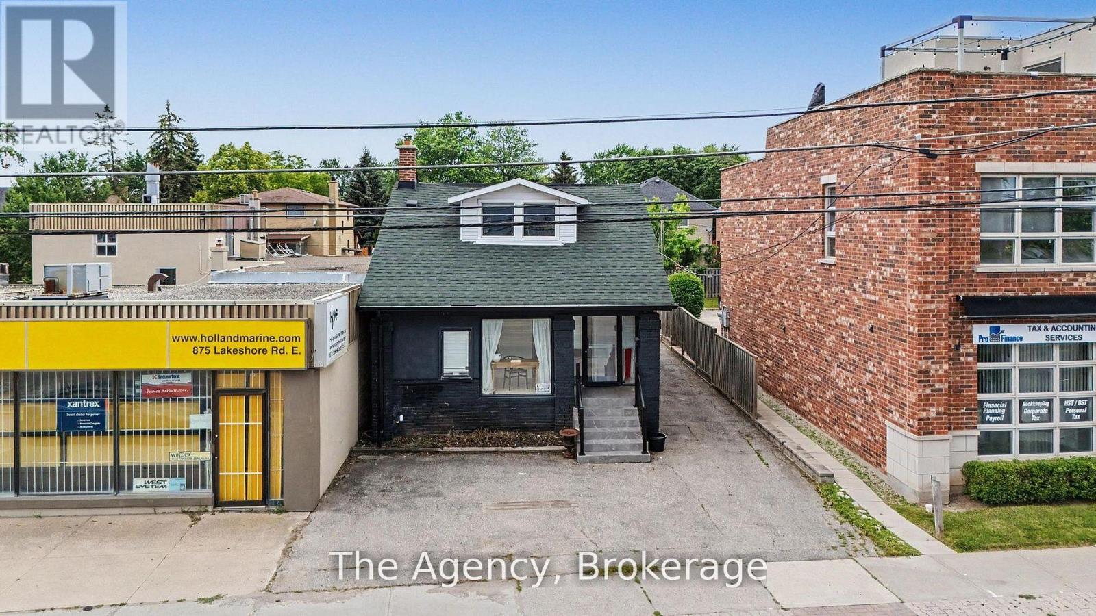 881 LAKESHORE ROAD E - 42