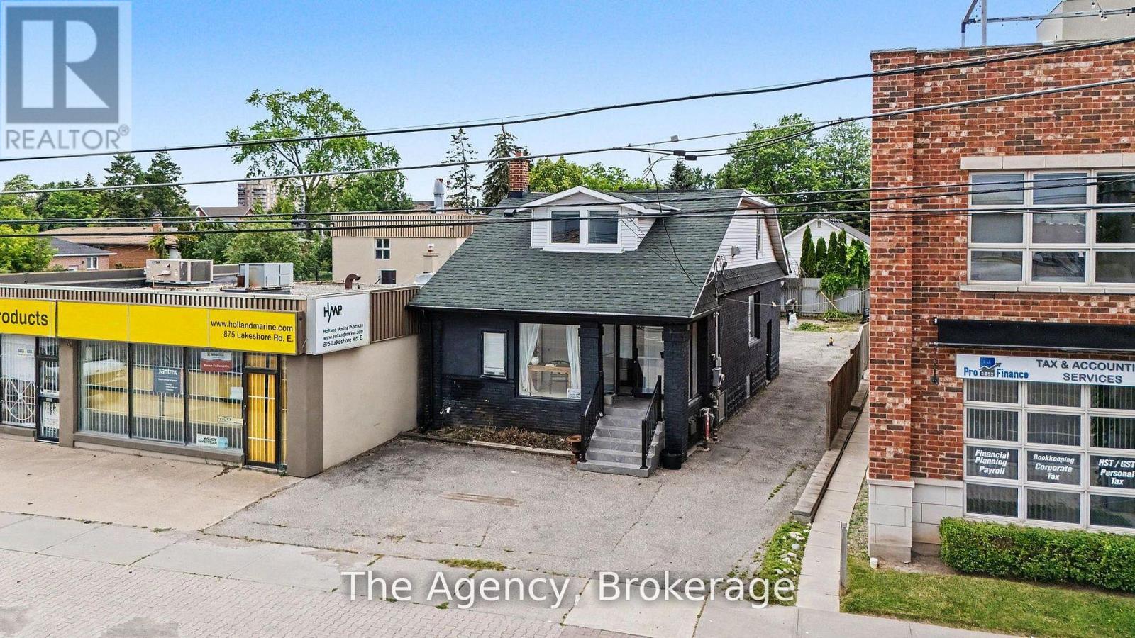 881 LAKESHORE ROAD E - 44