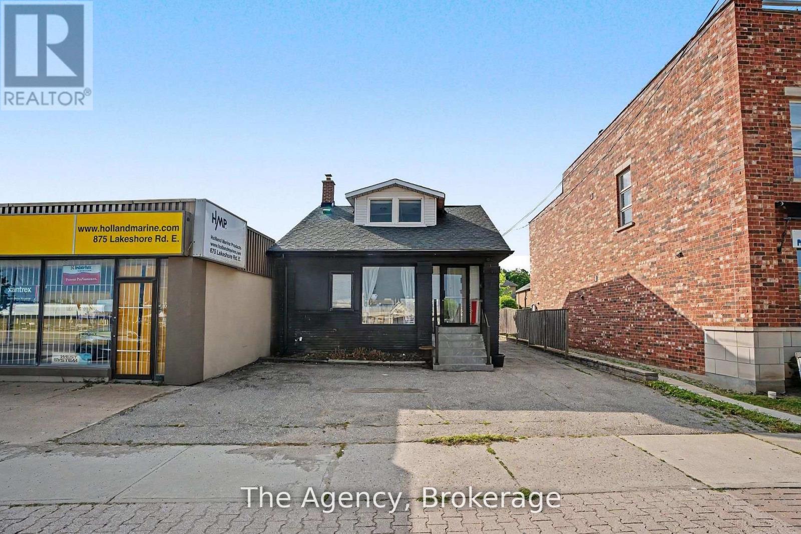 881 LAKESHORE ROAD E - 46