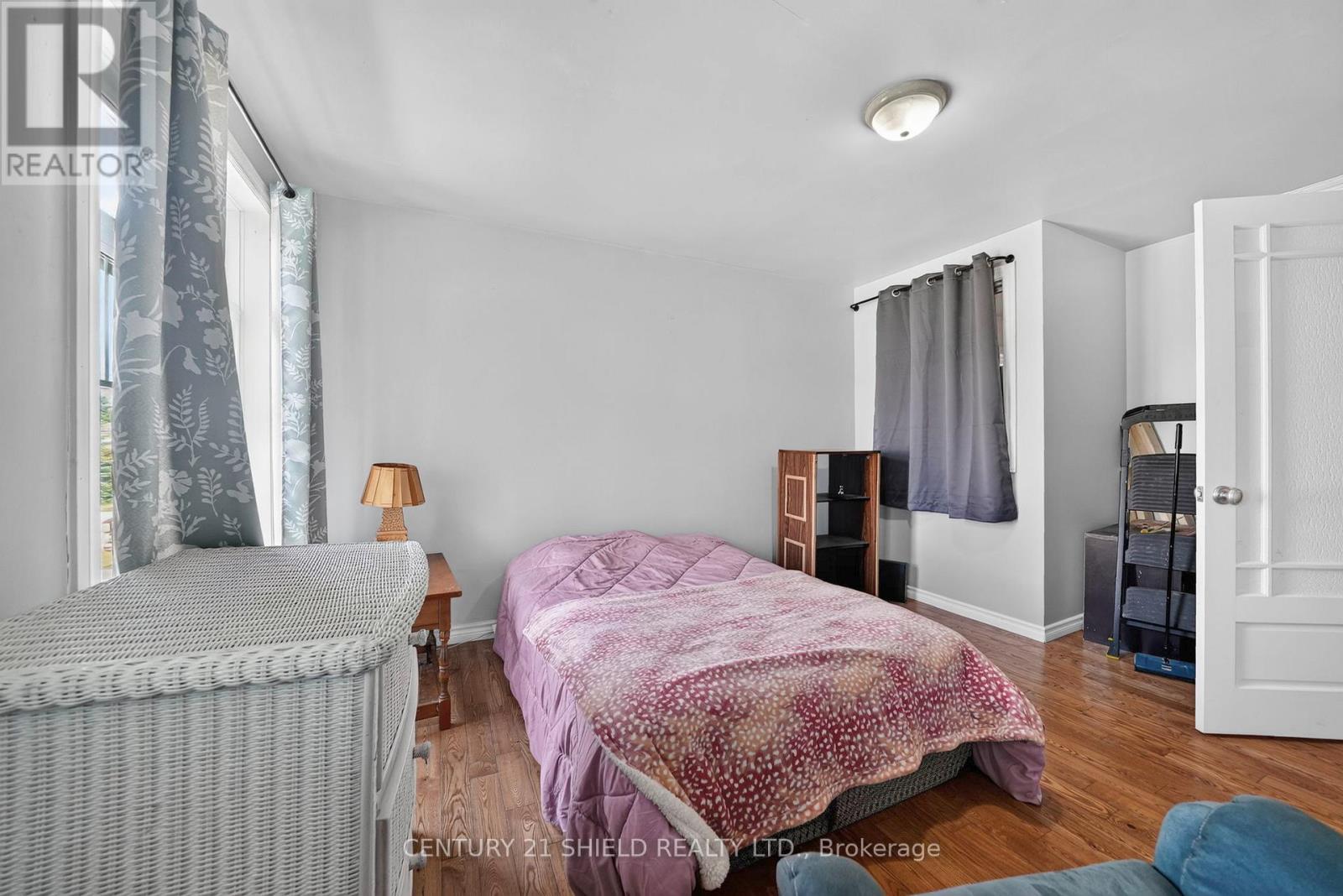 79 LEFEBVRE AVENUE - 18