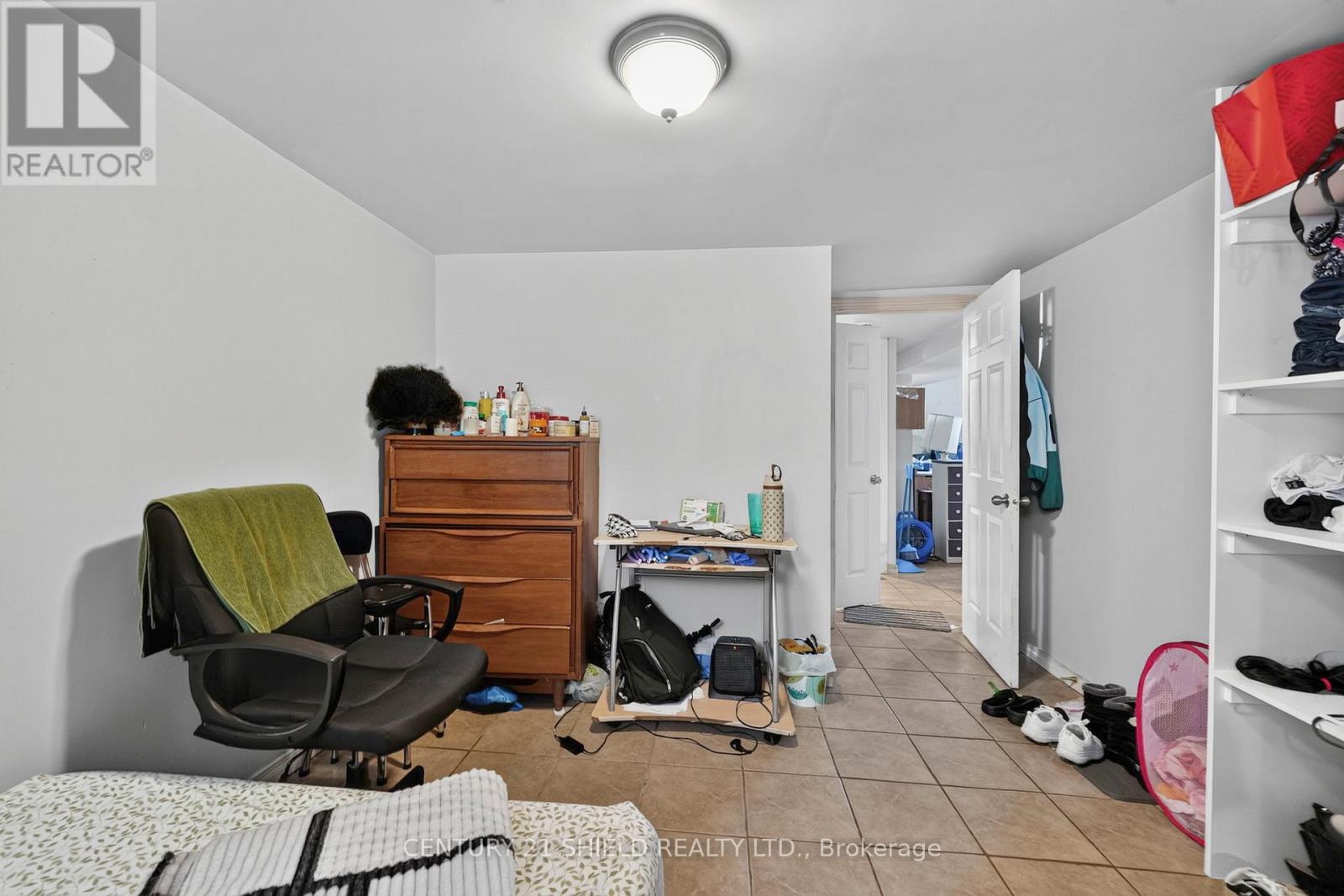 79 LEFEBVRE AVENUE - 24