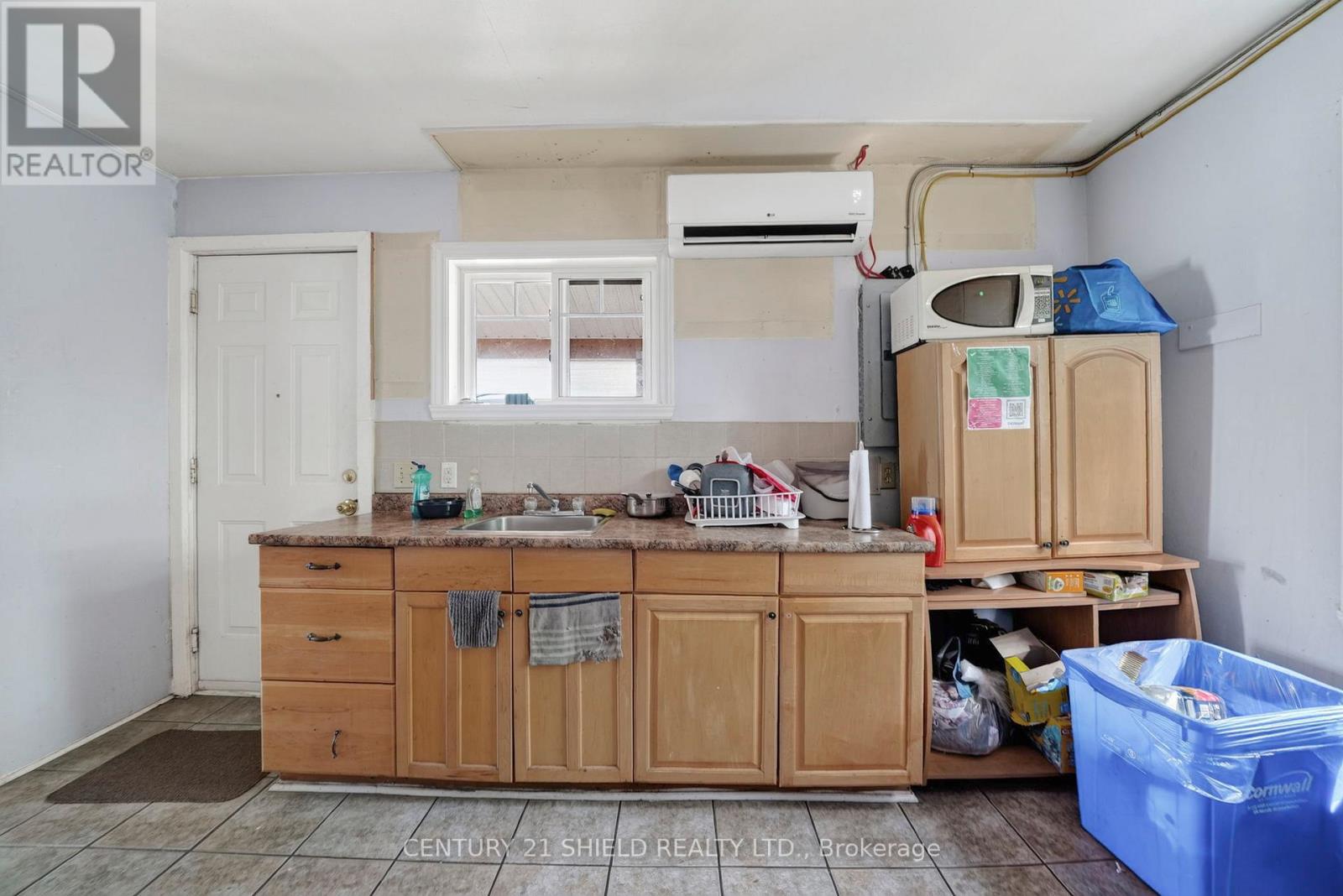 79 LEFEBVRE AVENUE - 33