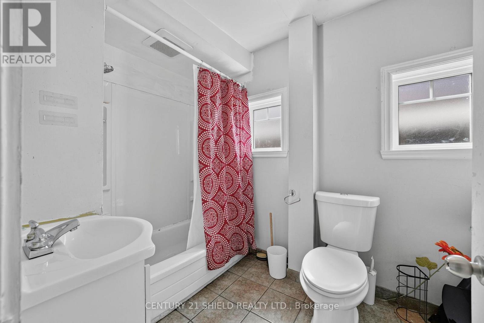 79 LEFEBVRE AVENUE - 41