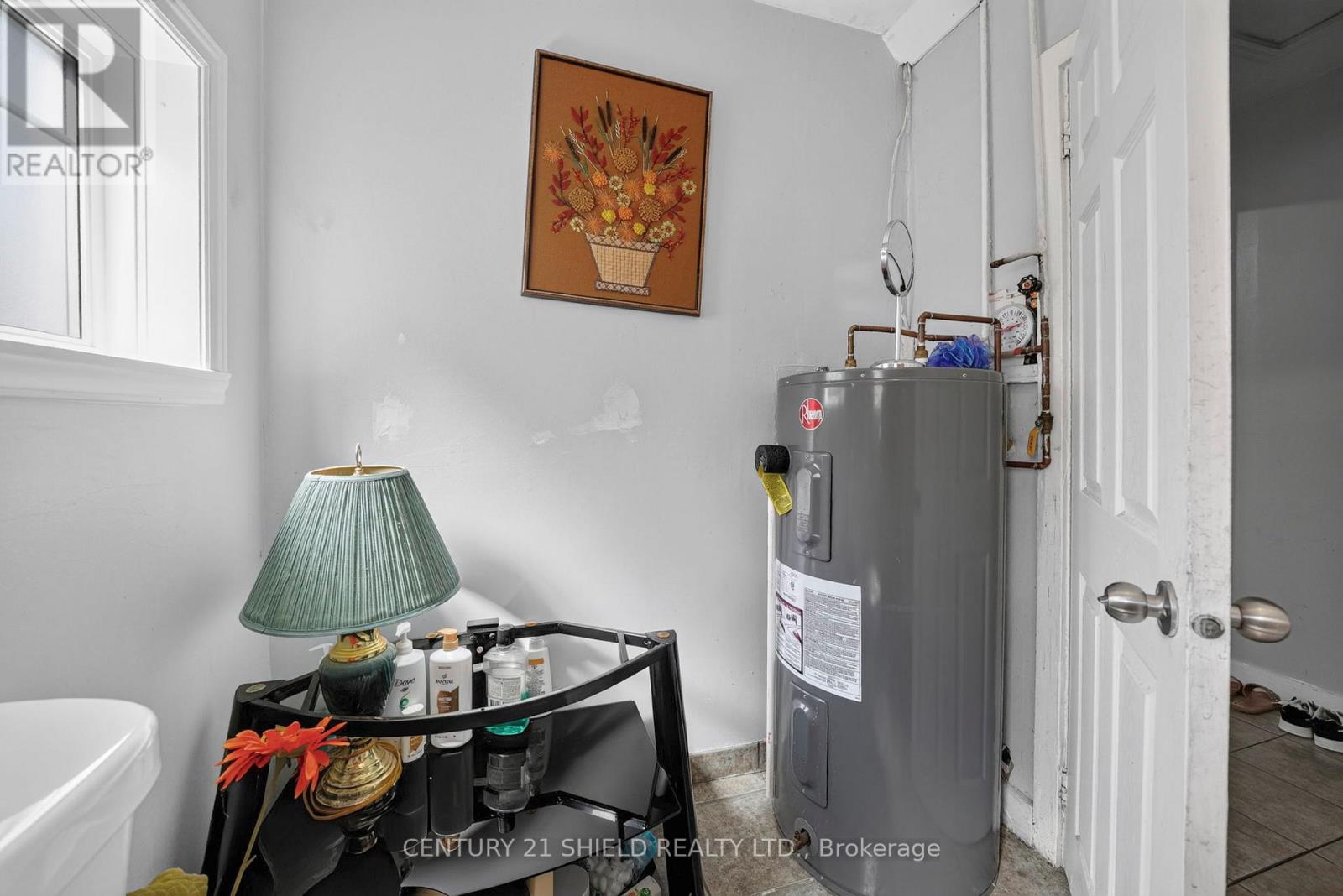 79 LEFEBVRE AVENUE - 42