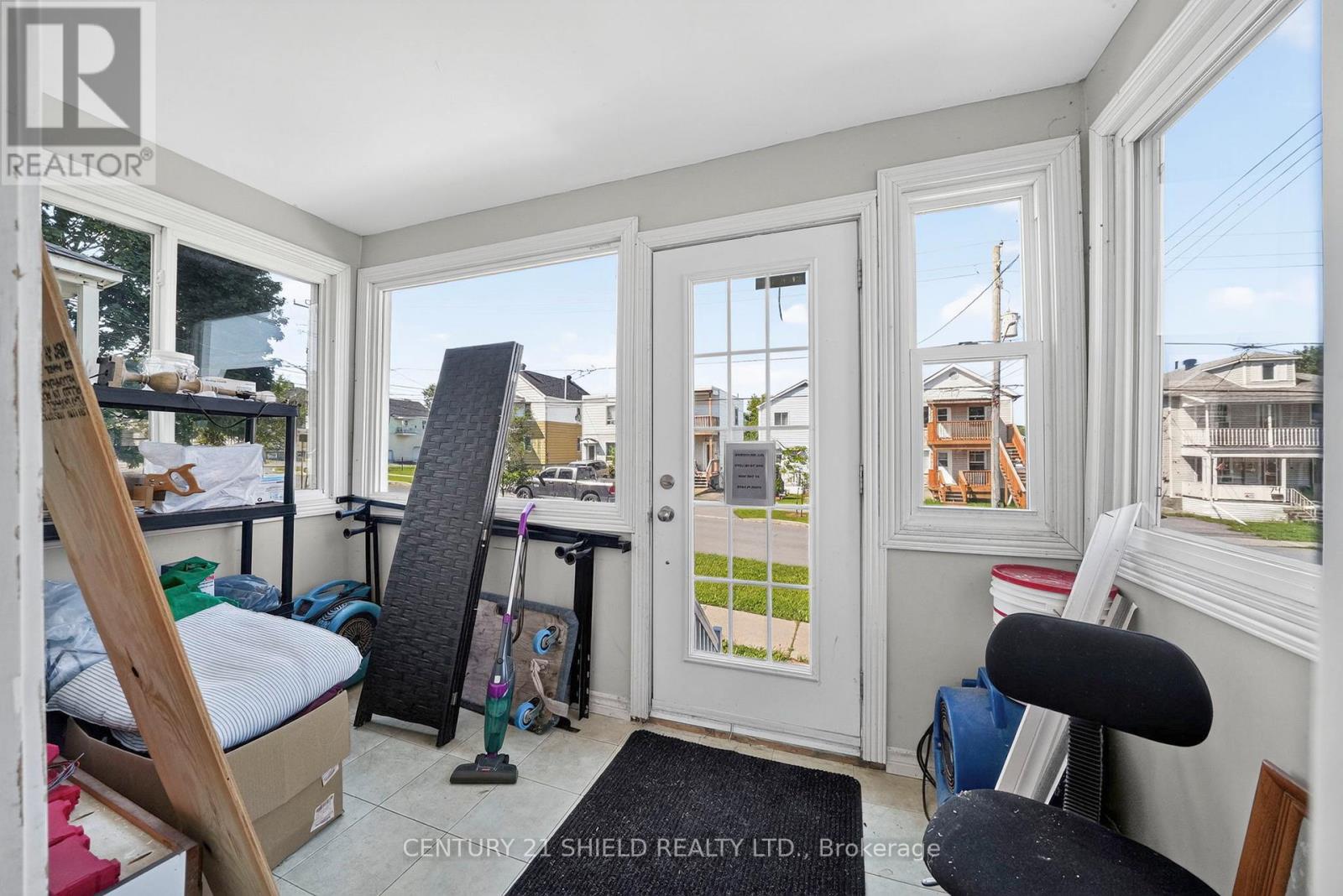 79 LEFEBVRE AVENUE - 5