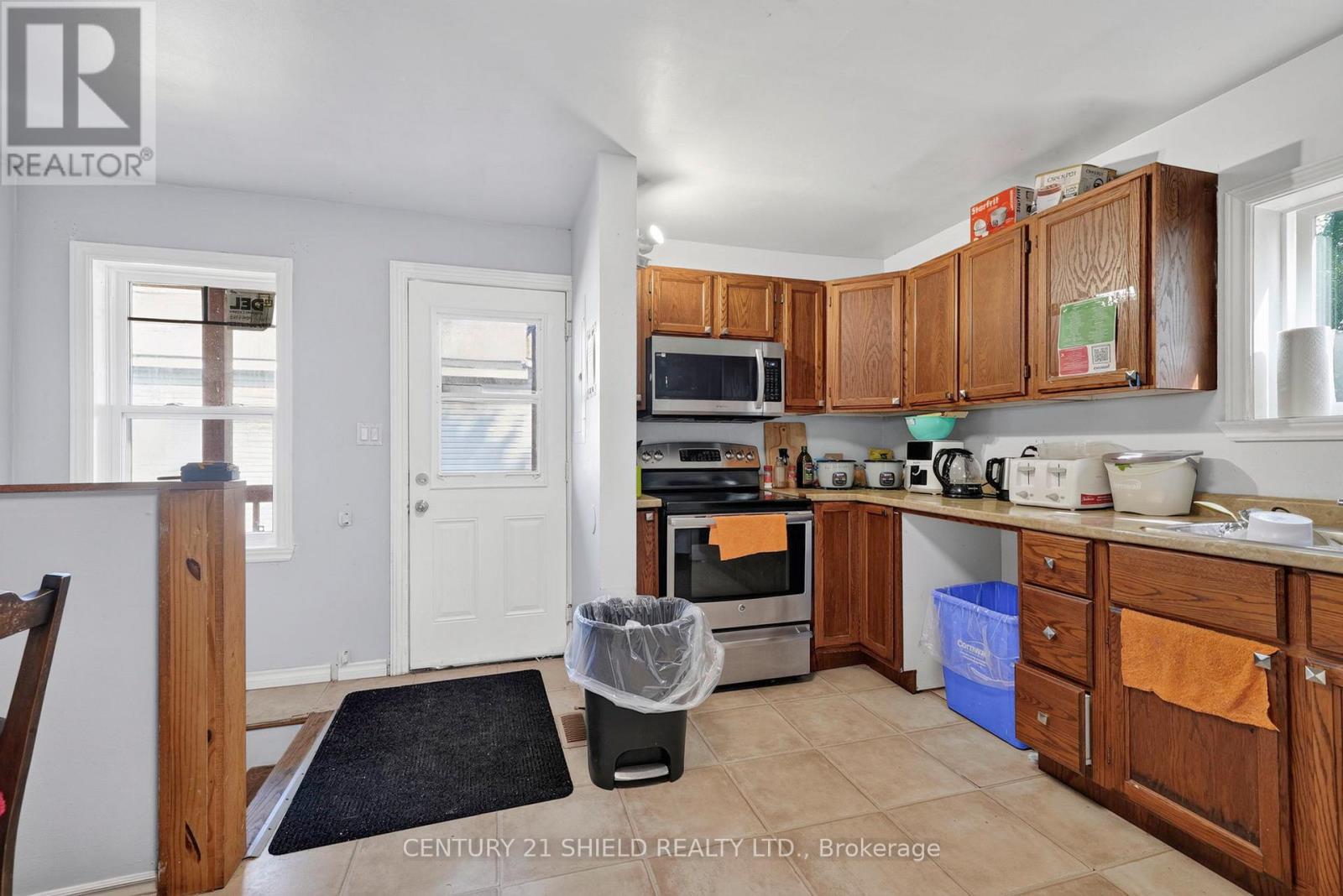 79 LEFEBVRE AVENUE - 6