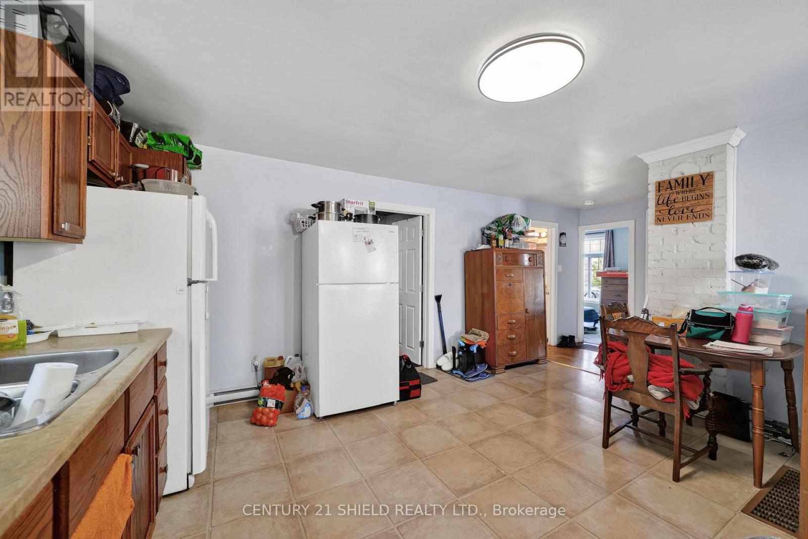 79 LEFEBVRE AVENUE - 8