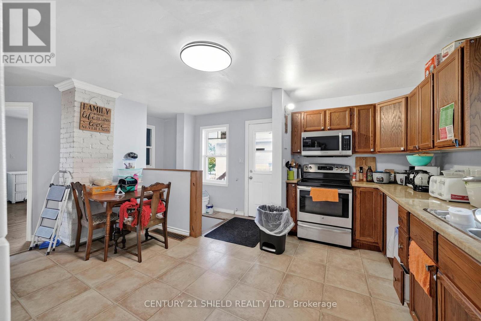 79 LEFEBVRE AVENUE - 9