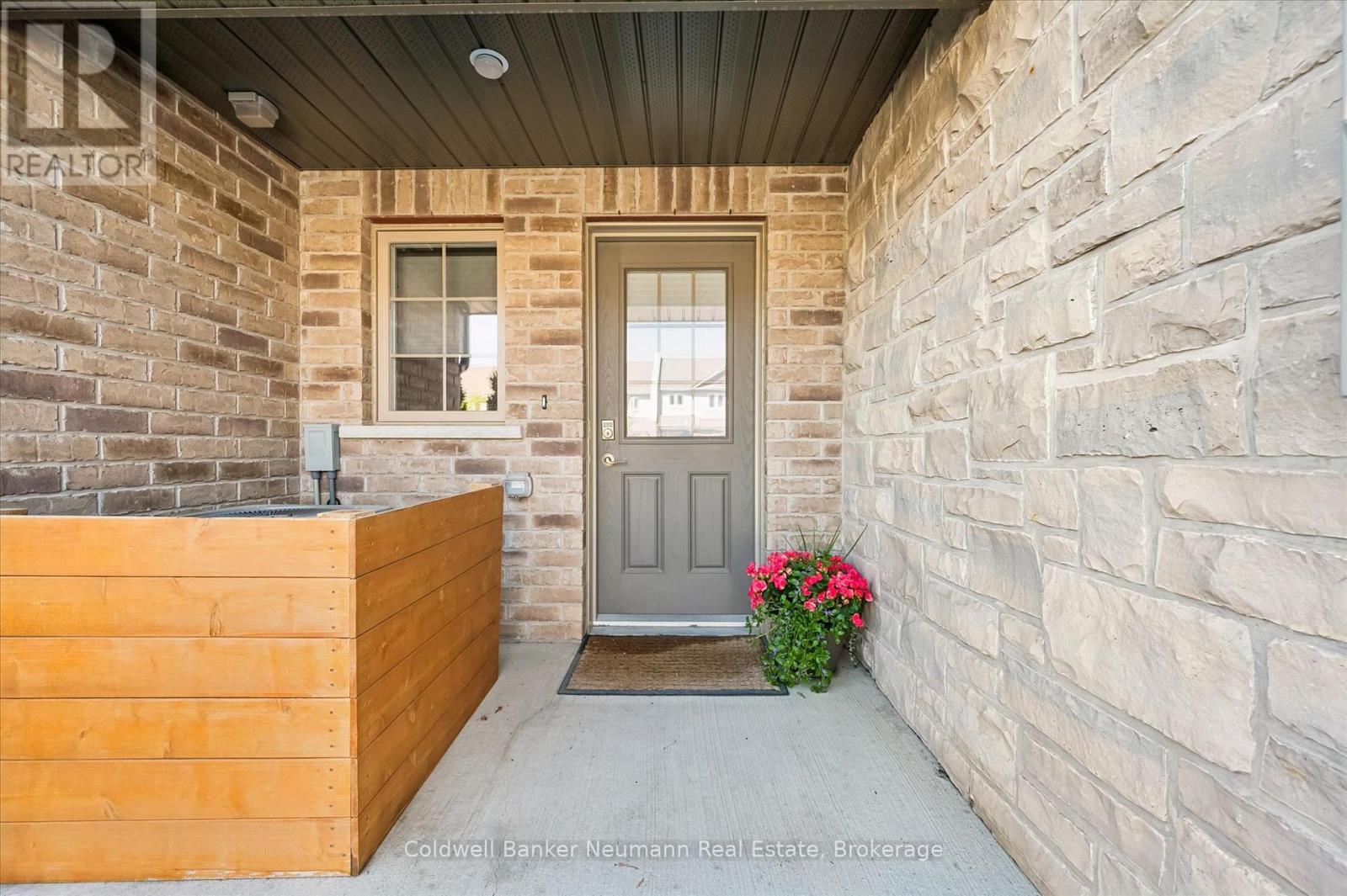 51 JEFFREY DRIVE - 21