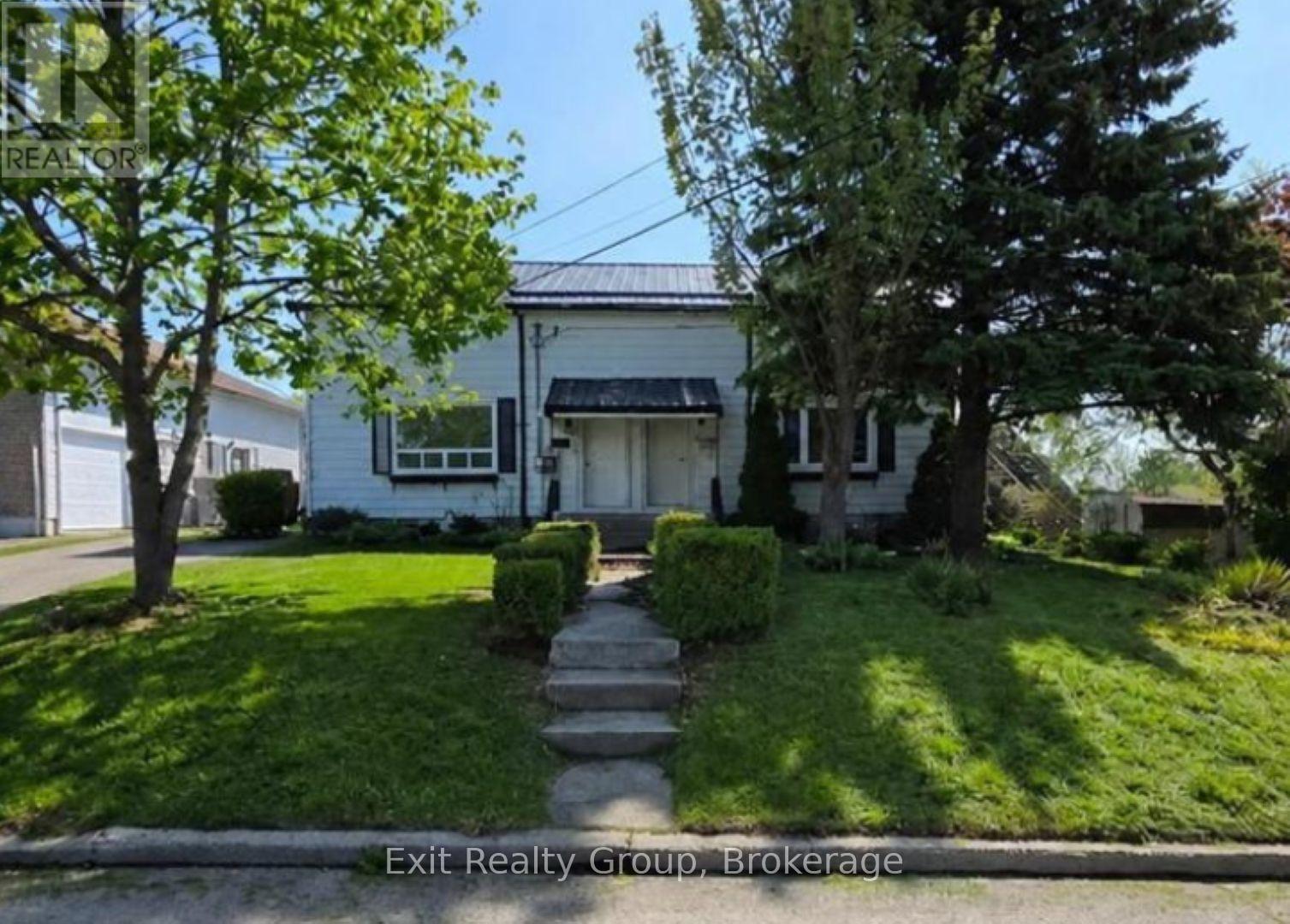 11 FLINDALL STREET - 1