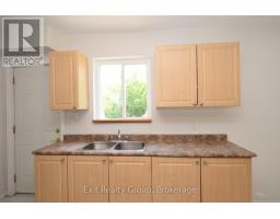 Bathroom - 11 Flindall Street, Quinte West, ON K8V3C9 Photo 6