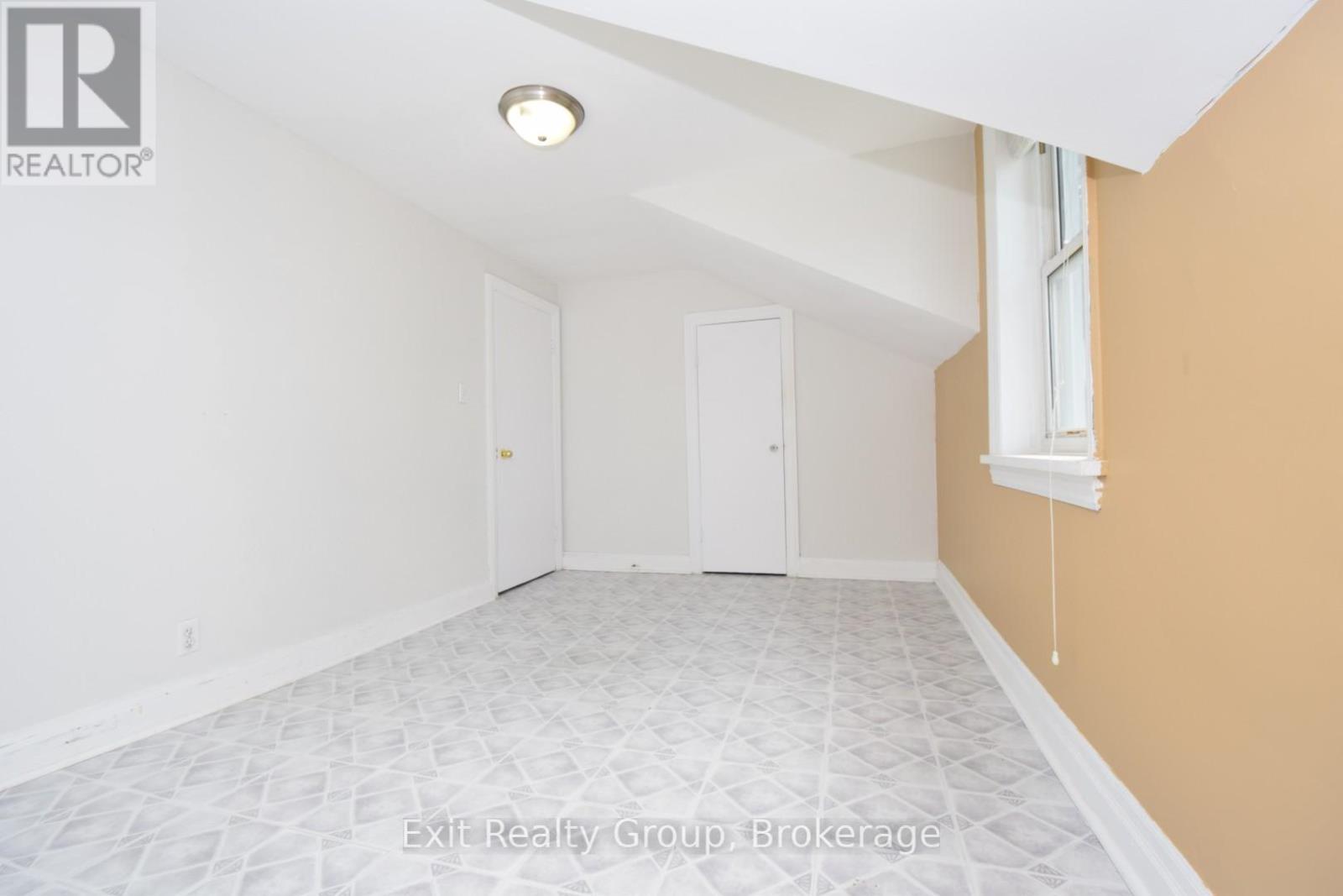 13 FLINDALL STREET - 12