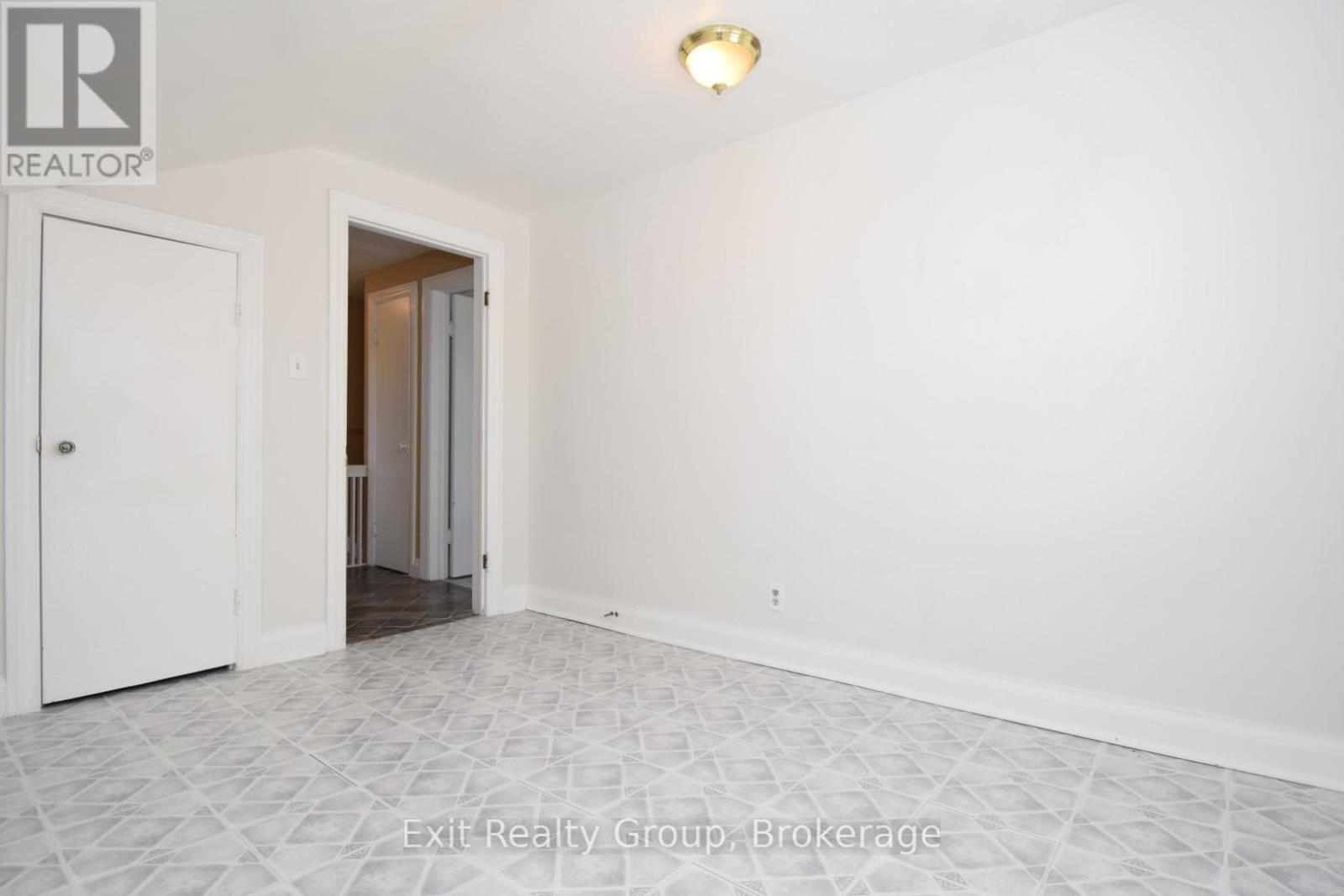 13 FLINDALL STREET - 14