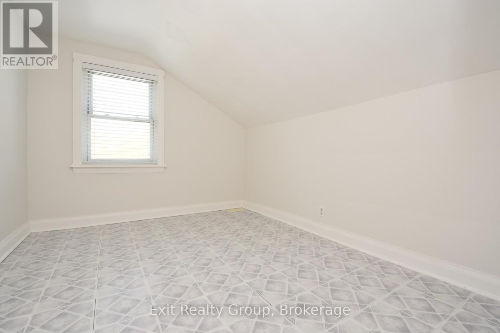 13 FLINDALL STREET - 15